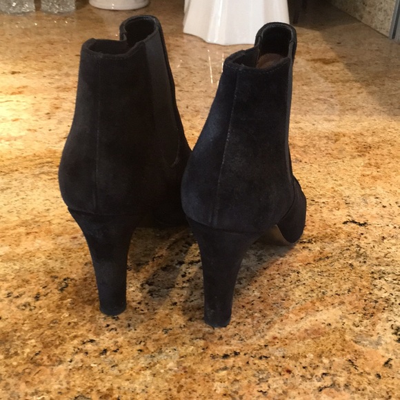 Chanel booties size 39 1/2 but fits size 9/39 also - Picture 4 of 8